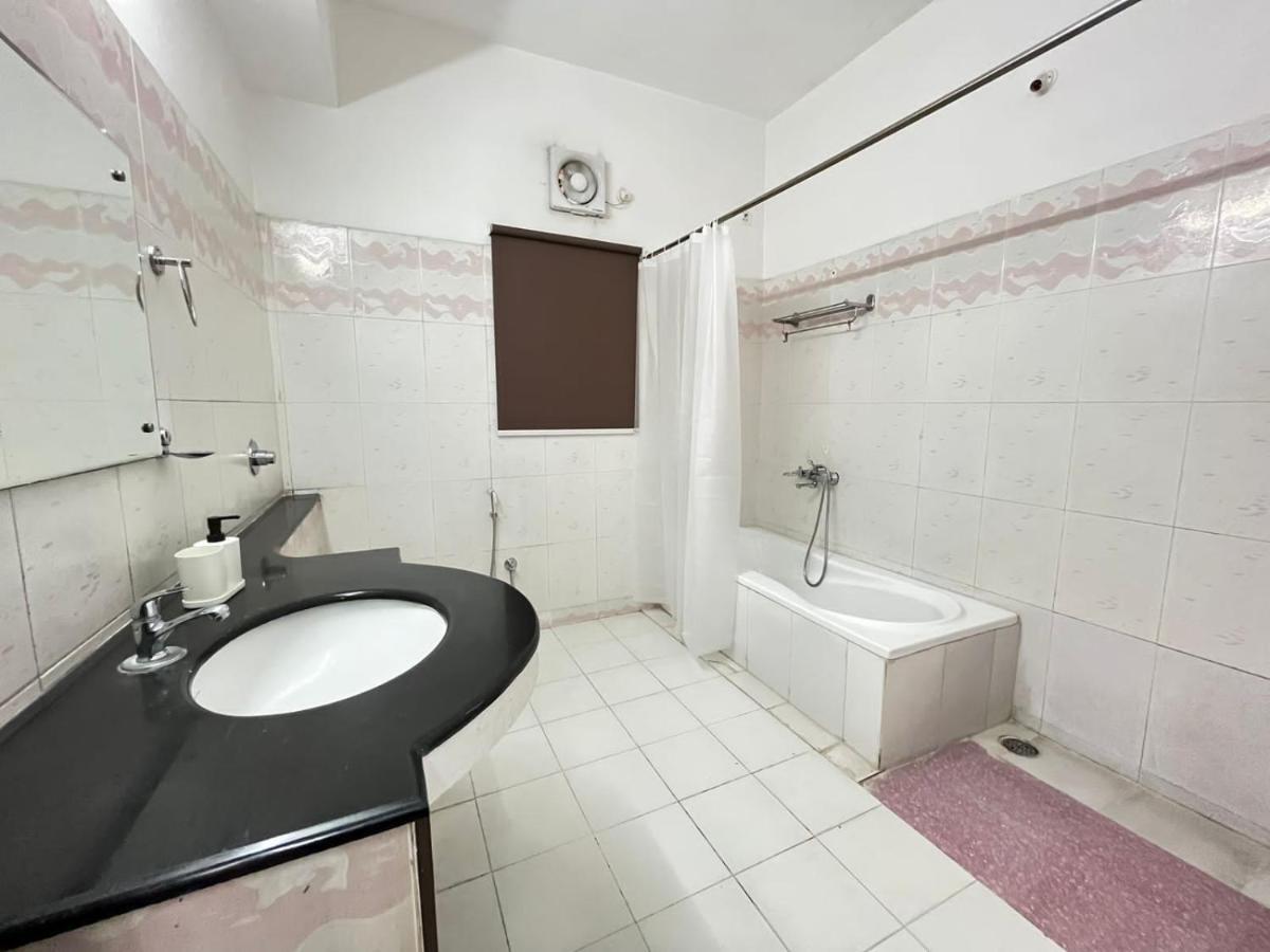 Bedchambers Serviced Apartments, Хайдарабад Экстерьер фото