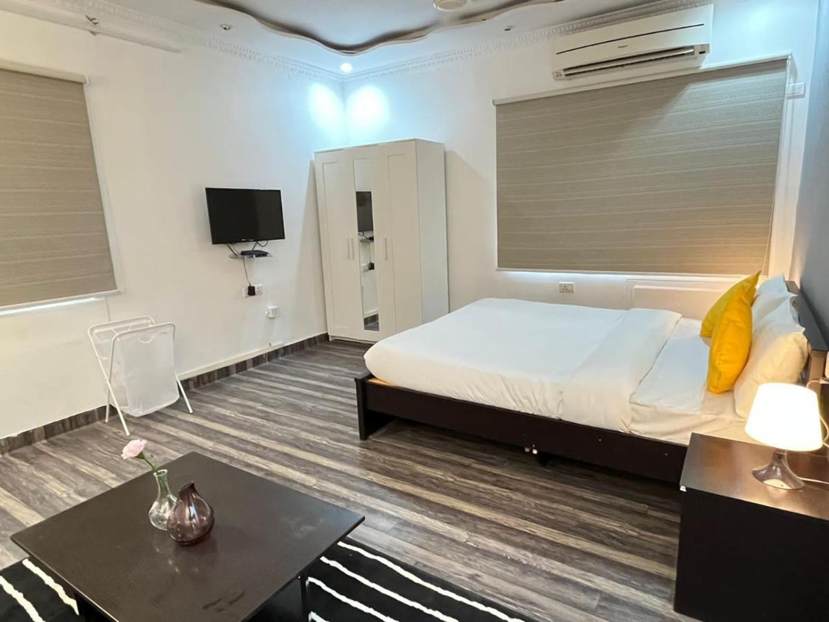 Bedchambers Serviced Apartments, Хайдарабад Экстерьер фото